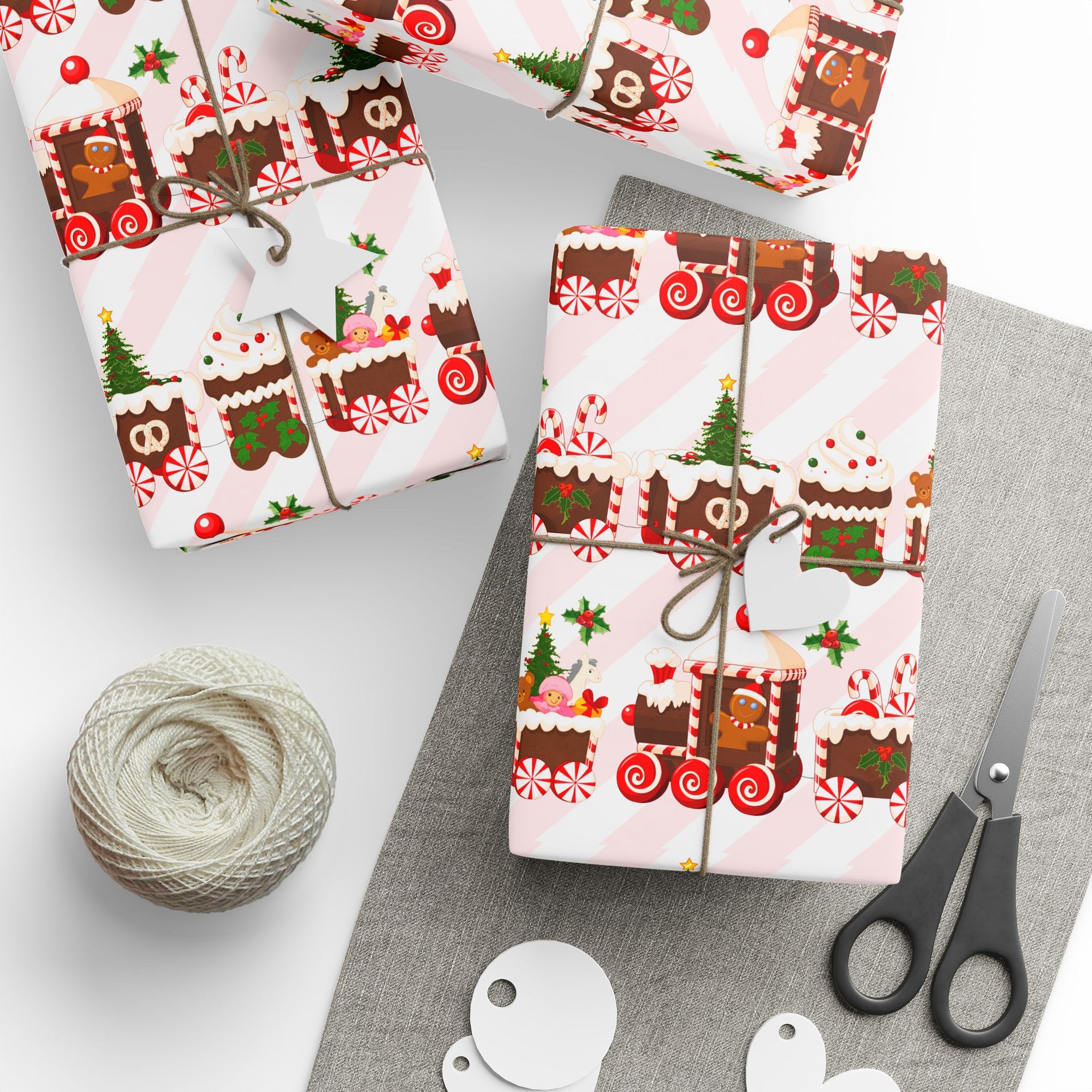 christmas-train-wrapping paper-with-gingerbread-and-candy  top view